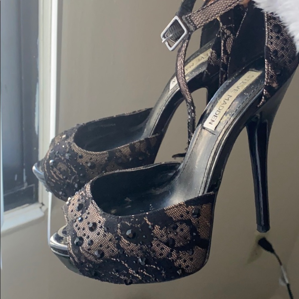 Gorgeous steve madden heels with plenty of life